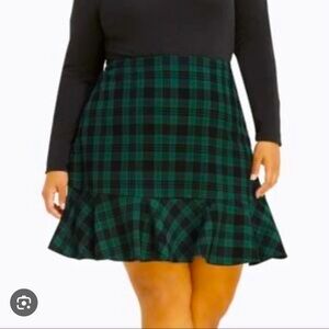 Draper James Ruffle Hen Skirt in Blackwatch Plaid
